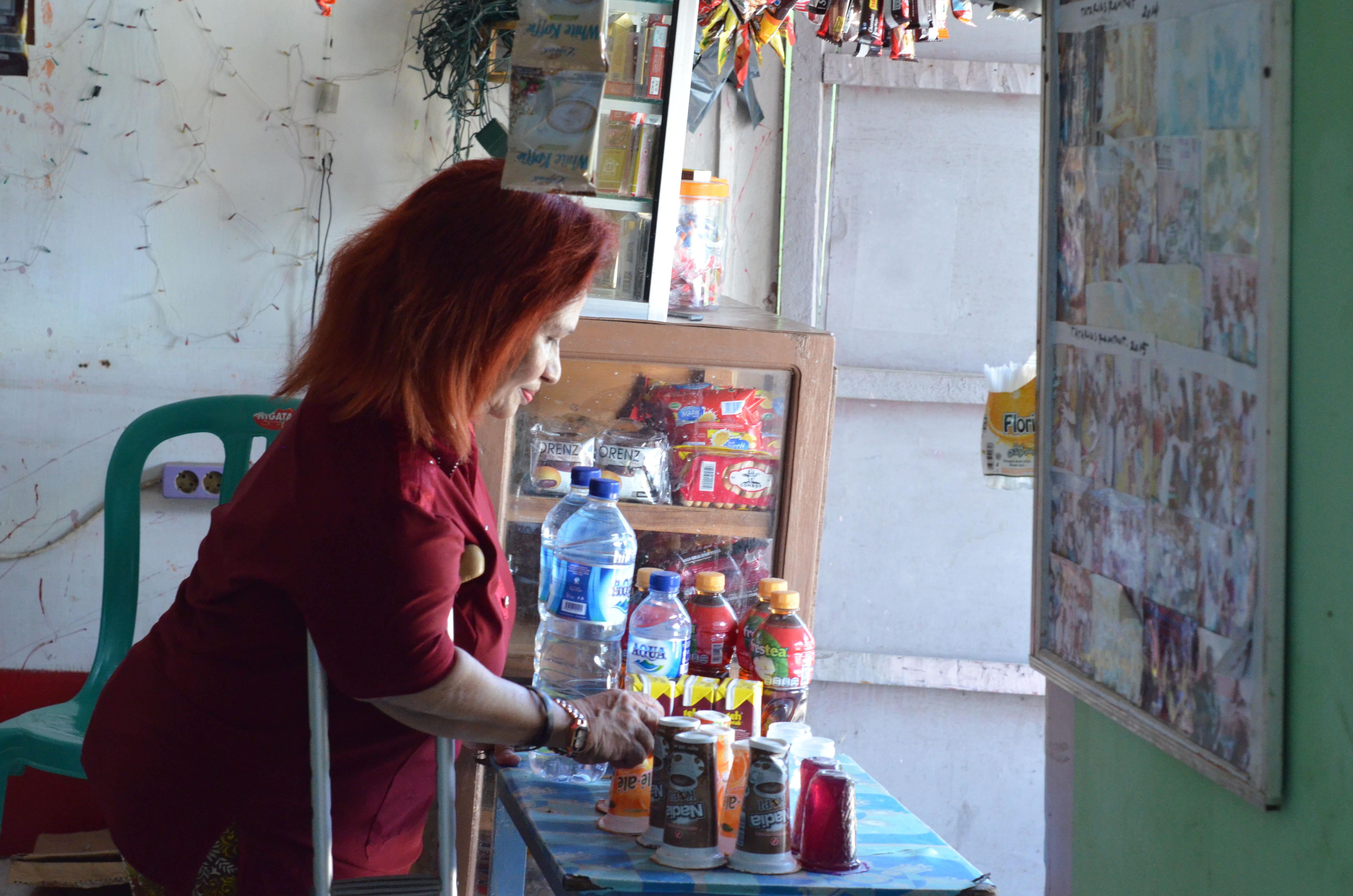 Anachi works at her kiosk