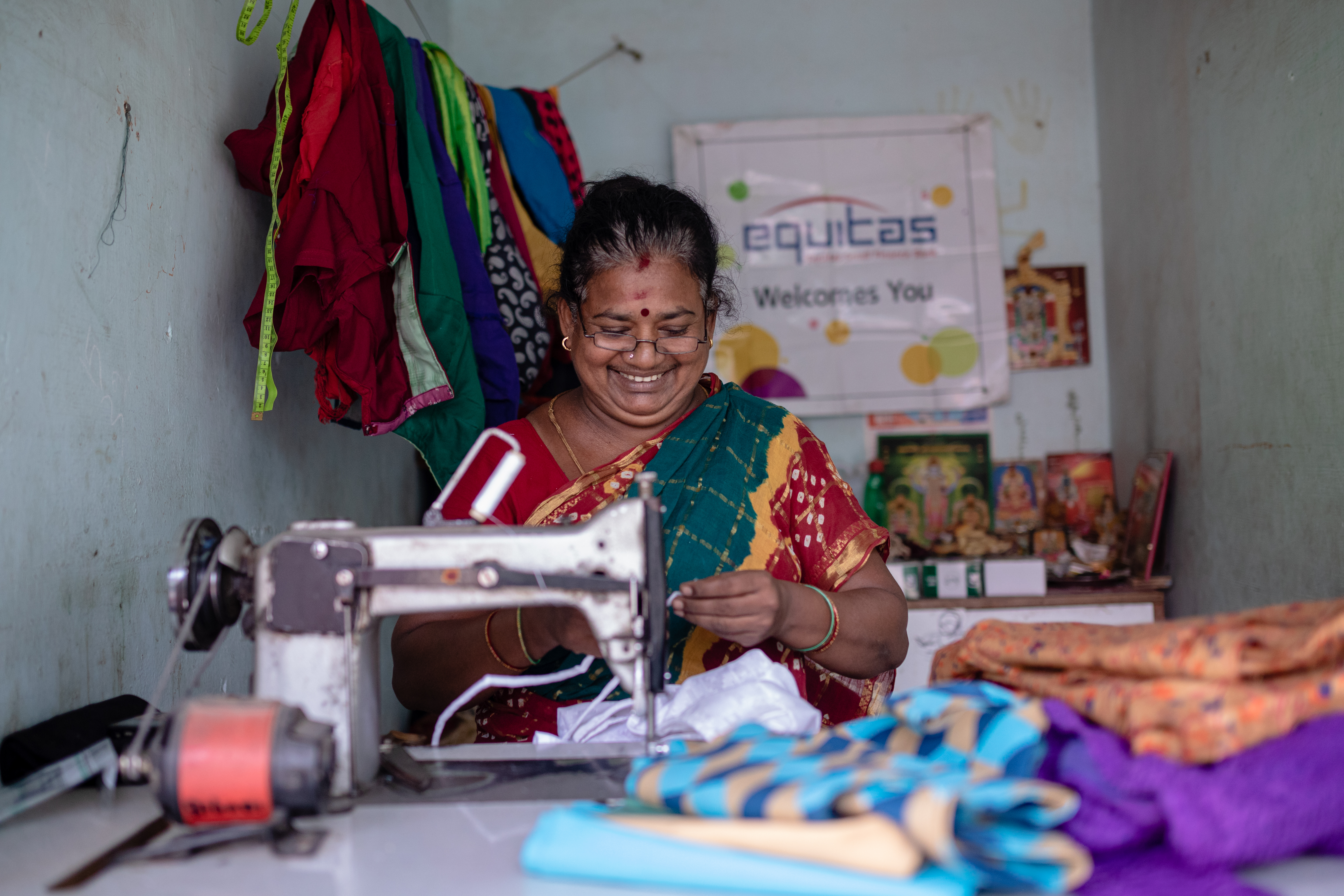 Selvi a sewing client