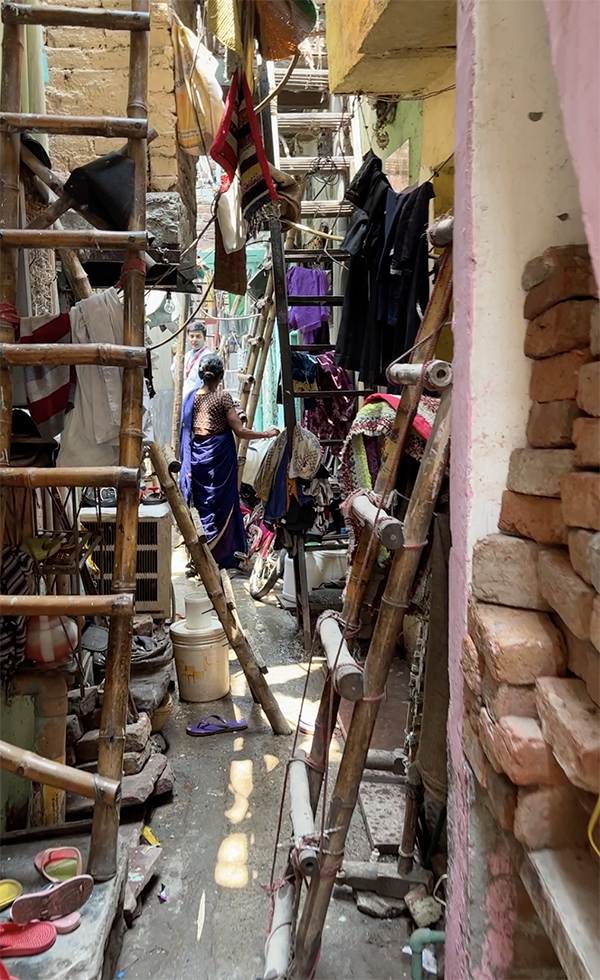 delhi alleyway